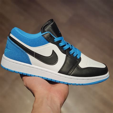 jordan 1 low se shoes